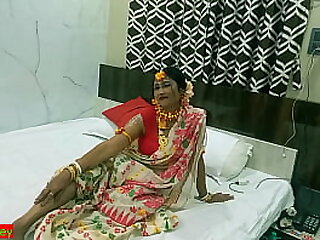Desi bhabhi going to bed alongside model! Indian